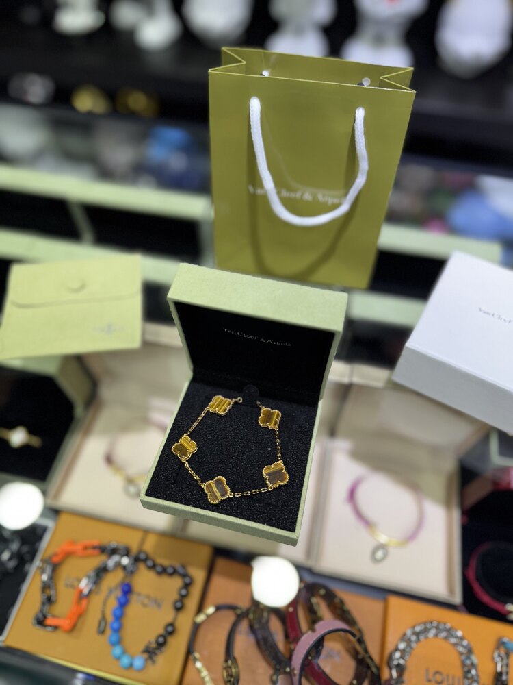 Van cleef kahve