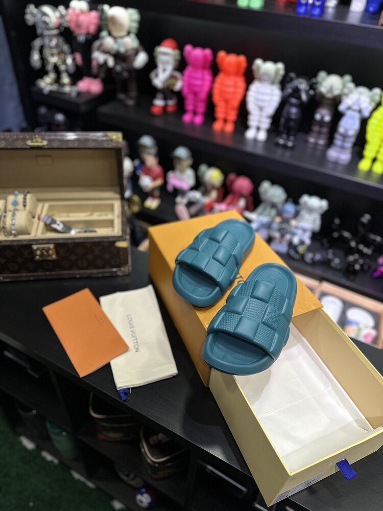 Louis Vuitton terlik