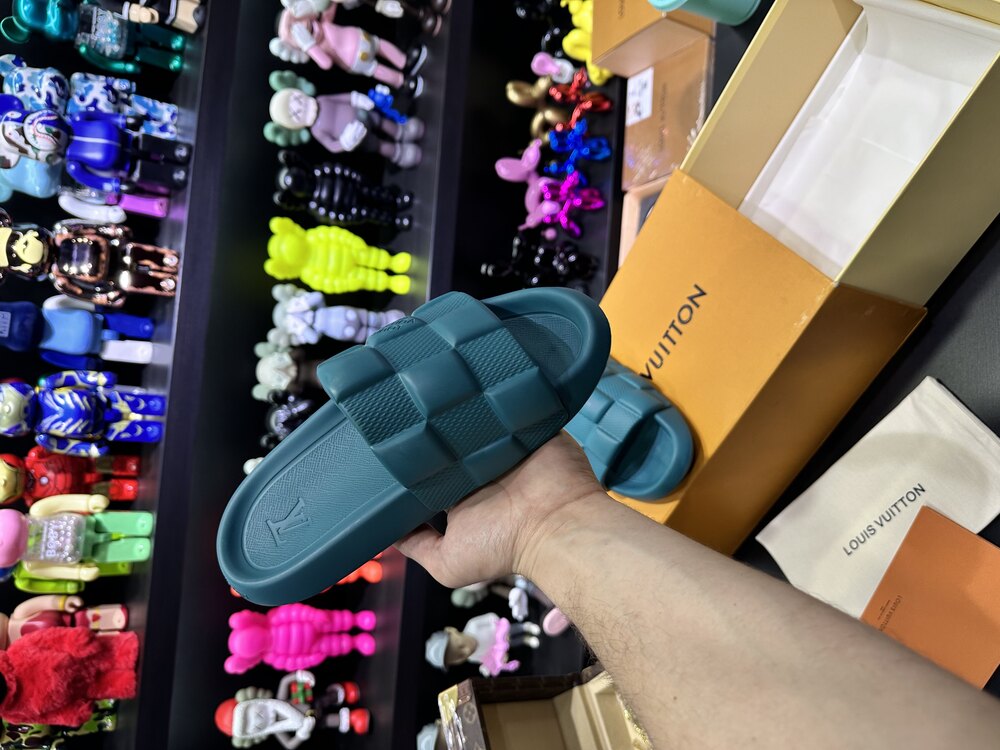 Louis Vuitton terlik