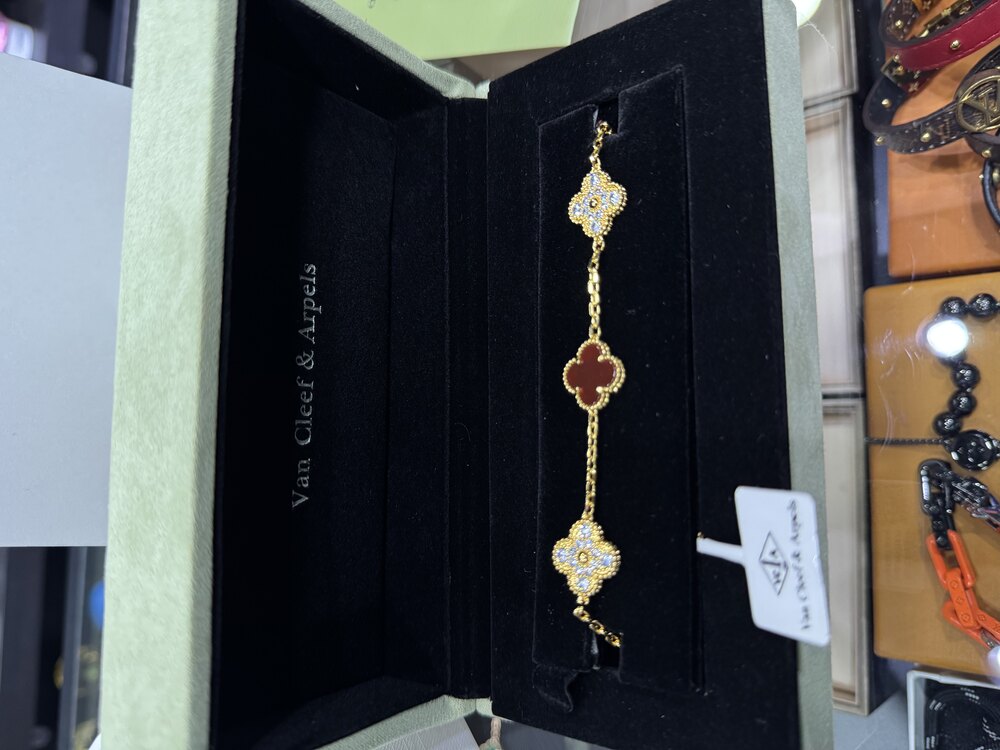Van cleef bordo