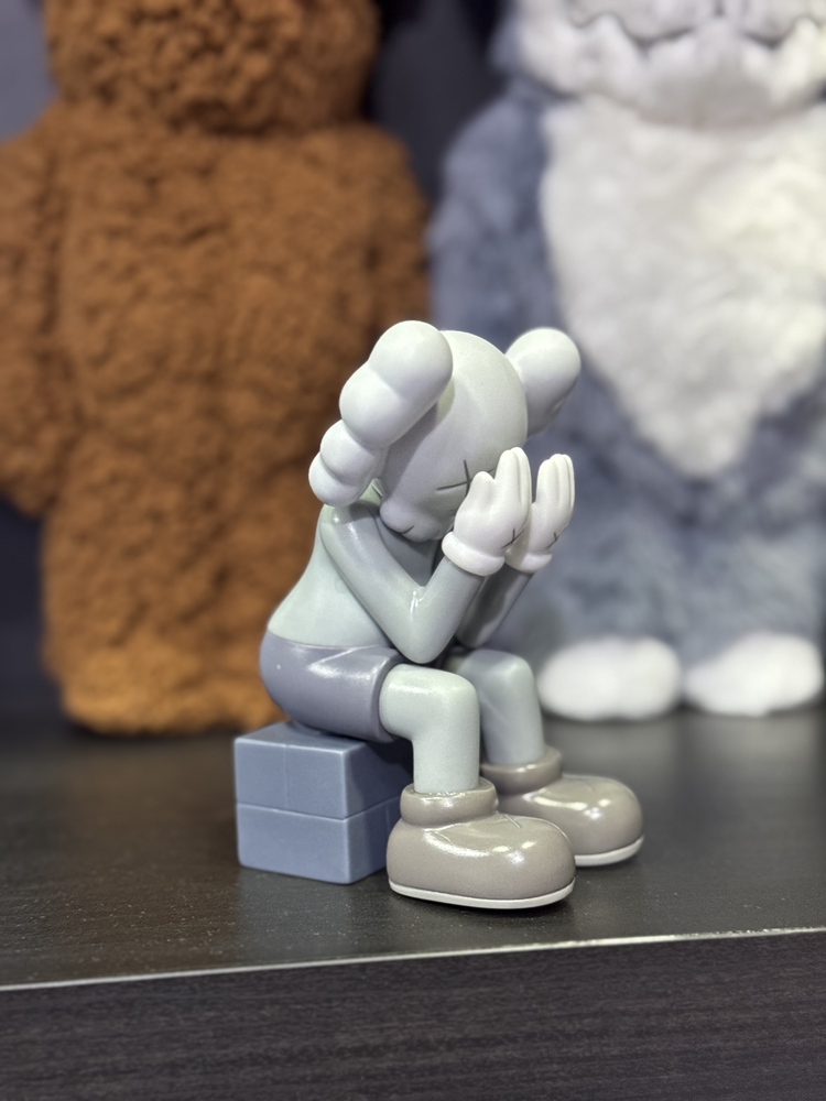 Kaws Mini 