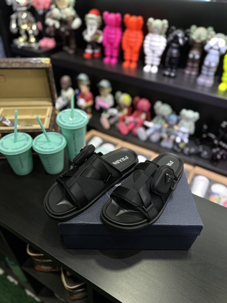 Prada cepli terlik 