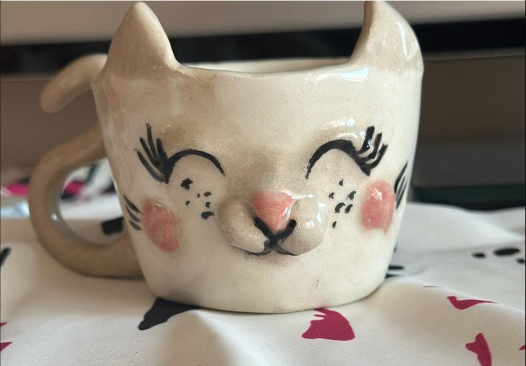 55535017 Küçük Kupa Yükseklik 8cm Genişlik 12cm Seramik El Yapım Beyaz Kedi 1 Adet