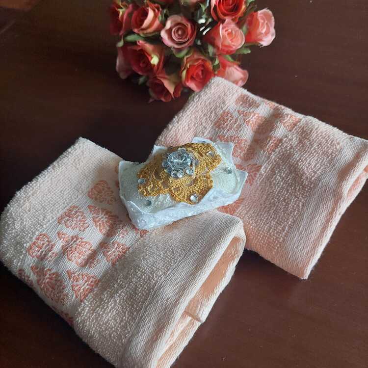 TSB3 Hediyelik Küçük Havlu Set (30x50 Havlux2 + El Yapım Süs Kokulu Sabunx1)