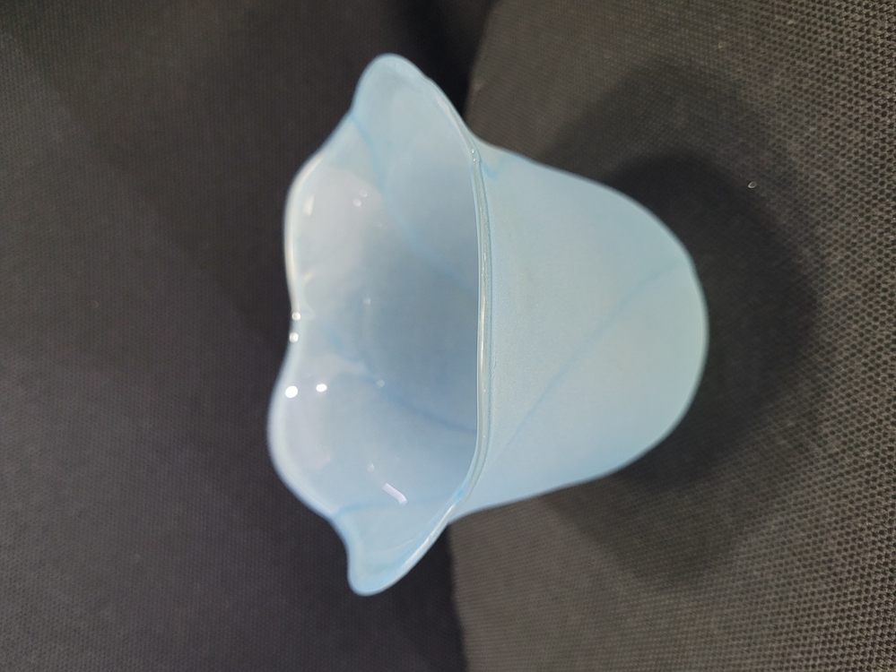 E82240403 Mavi Aplik Lamba Şapkası 9cm Yükseklik 11cm Çap Gül Şeklinde 1 Adet