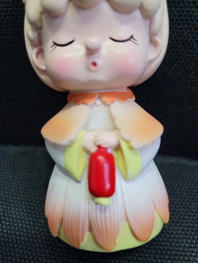 YF01214CY Giftpoint Mini Baby Tavşan Kulaklı Çiçek Tutan Biblo 1 Adet