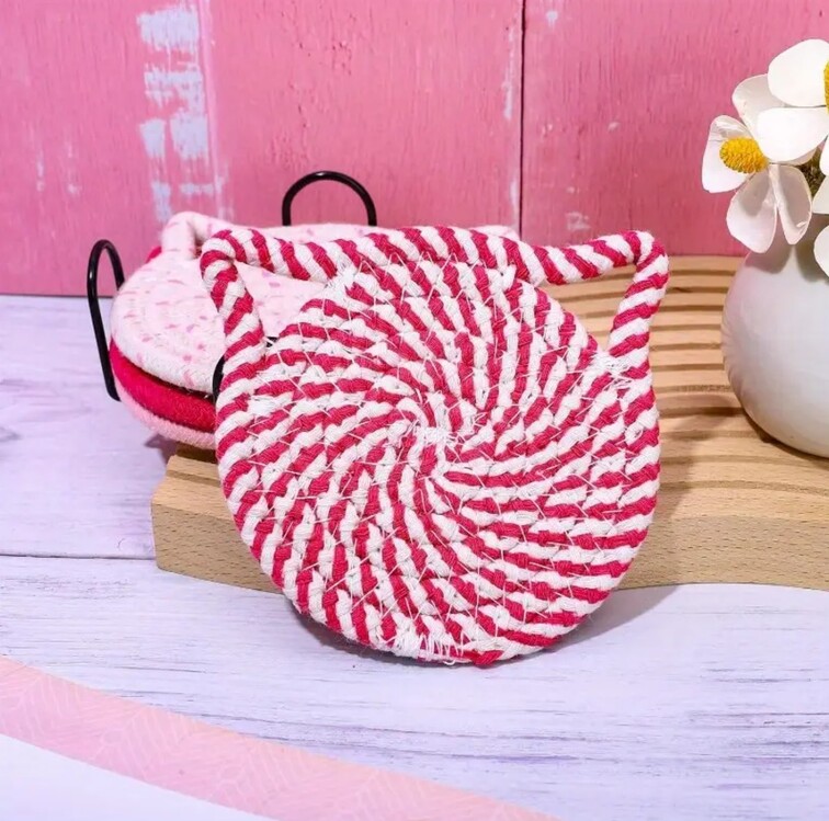 WU810400 Pembe 8'li kedi kulaklı bardak altlığı seti, sıcak pembe el dokuma bardak altlığı