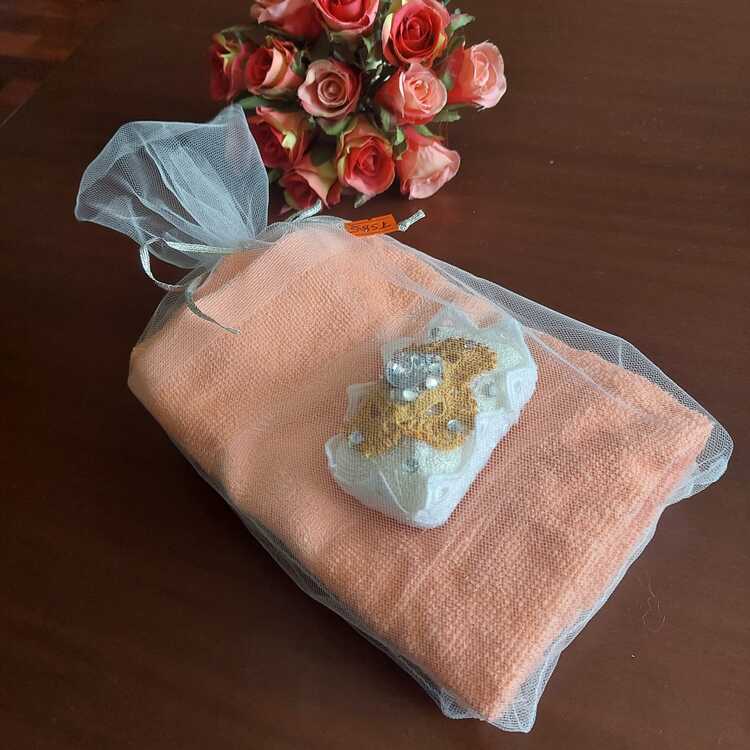 TSB5 Hediyelik Küçük Havlu Set (30x50 Havlux2 + El Yapım Süs Kokulu Sabunx1)