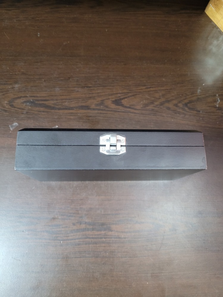 A8TKL4GB Siyah Ahşap Saklama Kutusu 18x10x4 cm Metal Kilitli Kumaş İç Yüzeyli Dekoratif Kutu