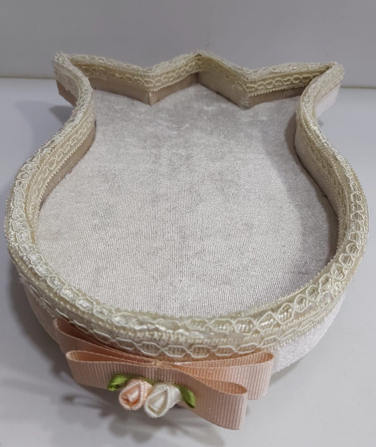 AGndl7 Havluluk Sabunluk Banyo Aksesuar 31x25cm Lale Şeklinde Çiçekli 1 Adet
