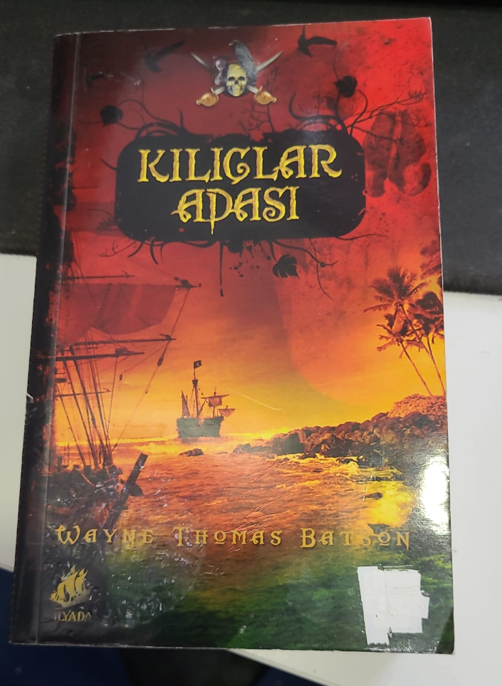 9786055872601 İlyada Yayınevi Kılıçlar Adası (Cep Boy) Edebiyat Bilimi Kitabı
