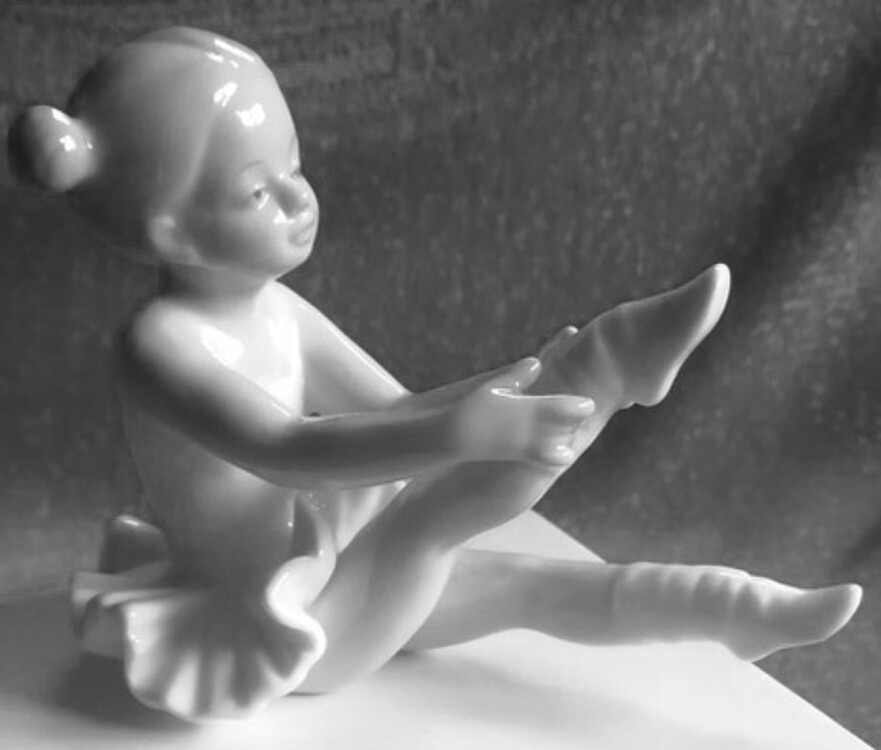 KR819 Porselen Balerin Love Rus 13x10cm I'm Sorry Bale Heykel Ev Dekorasyon 1 Adet