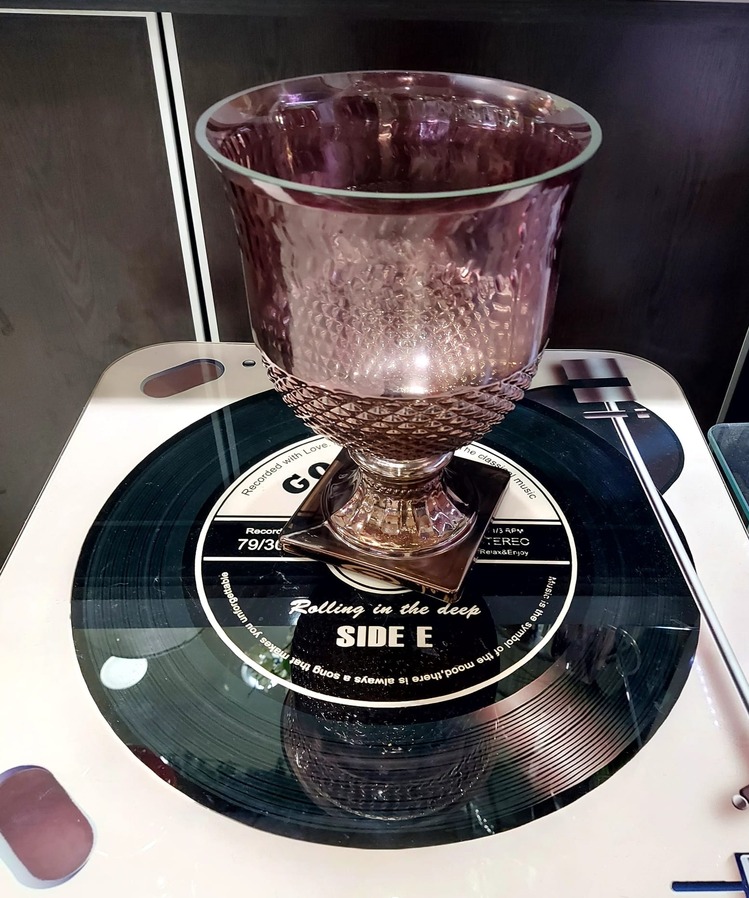 P147.865872 Cam Kupa Vazo Desenli Rose Ayaklı Çiçeklik Nostalji Yar Aşk Zalim 1 Adet
