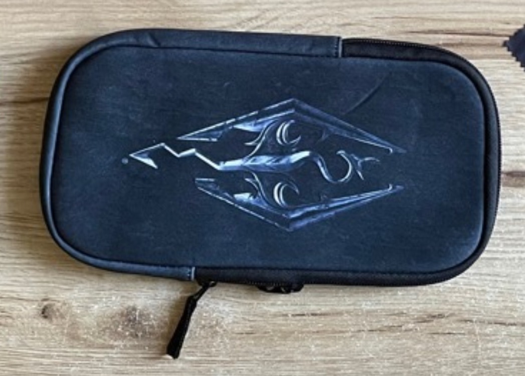 ANSW-066U Hori Skyrim Limited Edition Bethesda Nintendo Switch Konsol Aksesuar Kılıf 1 Adet
