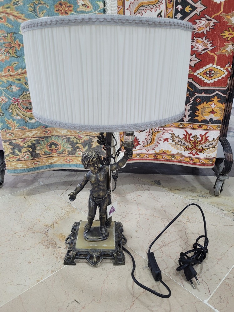 A06378 48cm Fener Tutan Melek Figürlü Metal Abajur Kablolu Tuşlu Ampullü 1 Adet