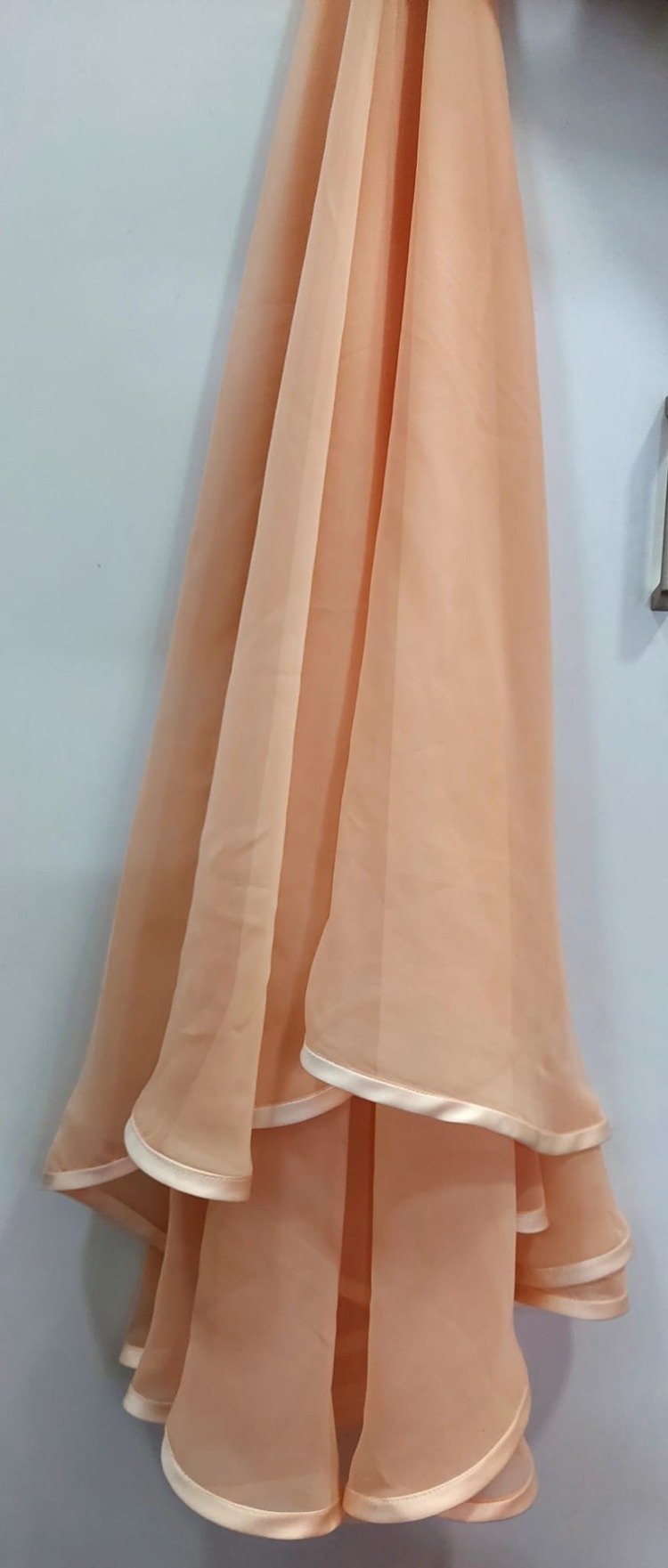 A714160 Şifon Kumaş Yuvarlak Örtü Somon Renk 145cm Çap Yuvarlak Ev Tekstil 1 Adet