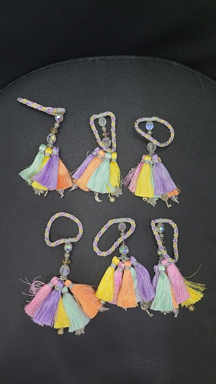 85520308 6'lı Renkli Püsküllü İp Halka Peçetelik Toplu Metalli Anahtarlı Set Şans Toplu 14cm