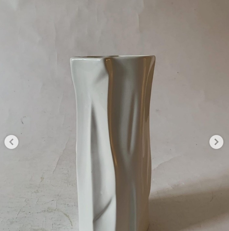 GS98572SH612 Vazo Buruşuk Yüksek Küçük Boy Bej Seramik Çap 12cm Yükseklik 30cm 1 Adet