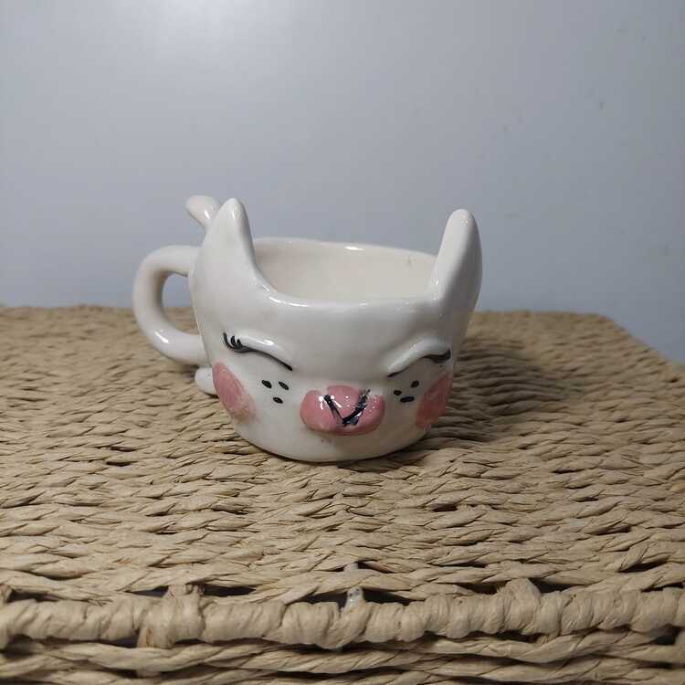 55535017 Küçük Kupa Yükseklik 8cm Genişlik 12cm Seramik El Yapım Beyaz Kedi 1 Adet