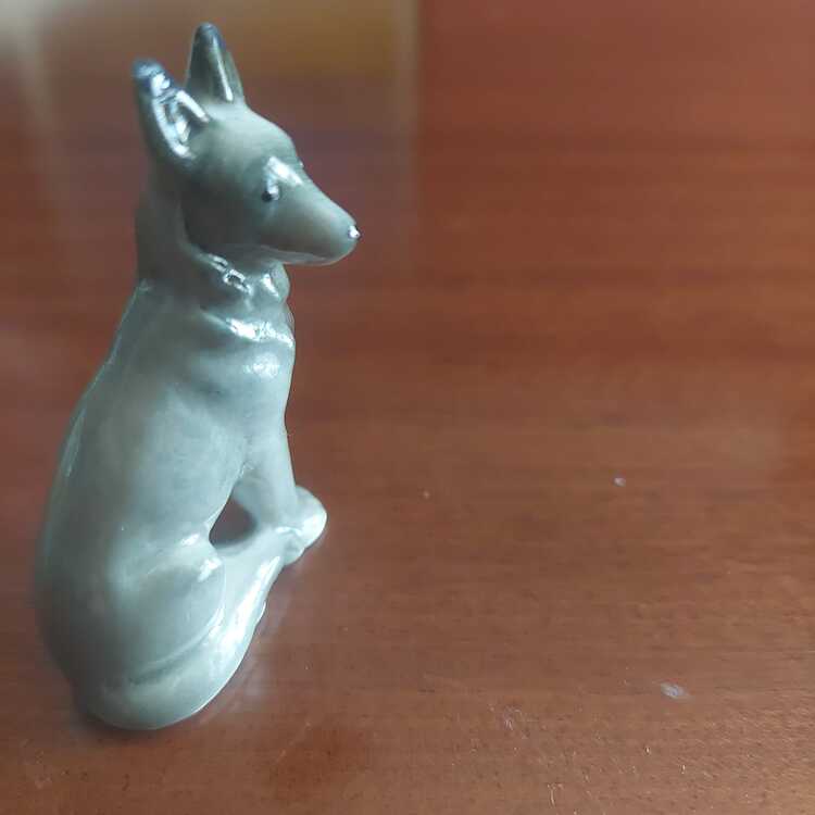 C195812052025 Yükseklik 6cm Genişlik 3cm Gürcistan Porselen Köpek 1 Adet