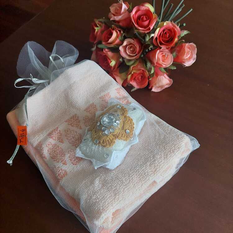 TSB4 Hediyelik Küçük Havlu Set (30x50 Havlux2 + El Yapım Süs Kokulu Sabunx1)