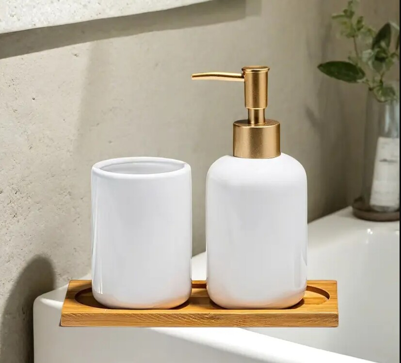 HB4174154 Seramik Altın pompalı başlıklı beyaz şişe + Seramik bardak + bambu tepsi
