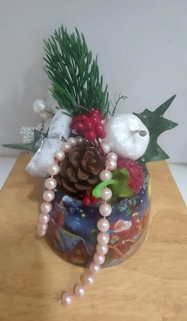 A005JXG7B Çap 10cm Yükseklik 15cm Yılbaşı Noel Masaüstü Süs 1 Adet