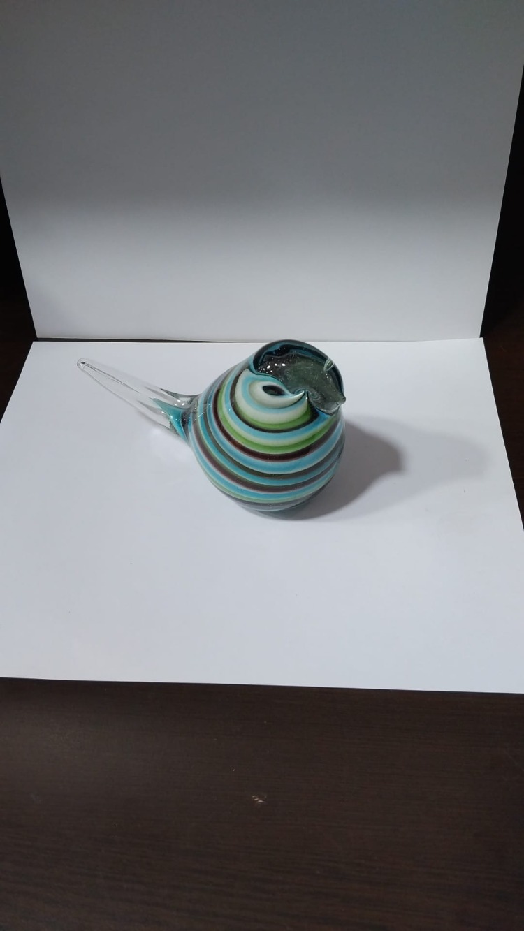 A104226042026 En..12 cm. H.8.5 cm. cam el yapımı kuş 1 adet
