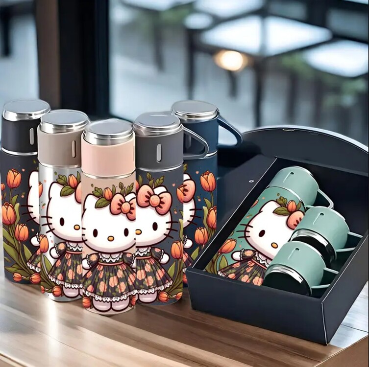 WJ621594 SANRIO Renk: Siyah / Kapasite: 16,9oz Stainless Steel Vacuum Thermos