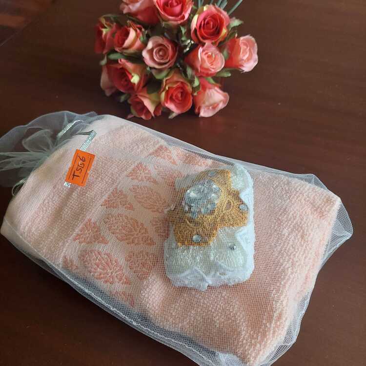 TSB6 Hediyelik Küçük Havlu Set (30x50 Havlux2 + El Yapım Süs Kokulu Sabunx1)