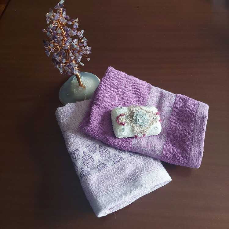 MSB Hediyelik Küçük Havlu Set (30x50 Havlux2 + El Yapım Süs Kokulu Sabunx1)