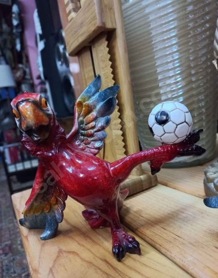 AN304YX017 Biblo Kırmızı Futbolcu Papağan Polyester Dekoratif Obje Kalp Joga Bonito 1 Adet
