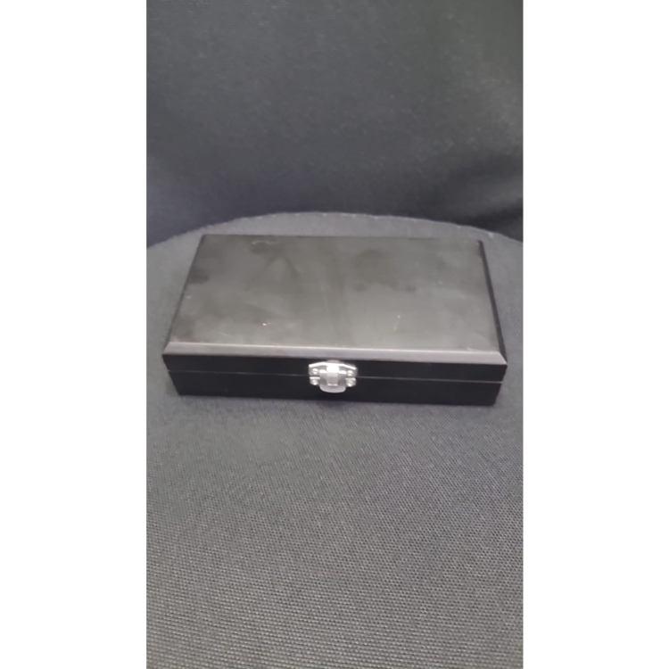 A8TKL4GB Siyah Ahşap Saklama Kutusu 18x10x4 cm Metal Kilitli Kumaş İç Yüzeyli Dekoratif Kutu