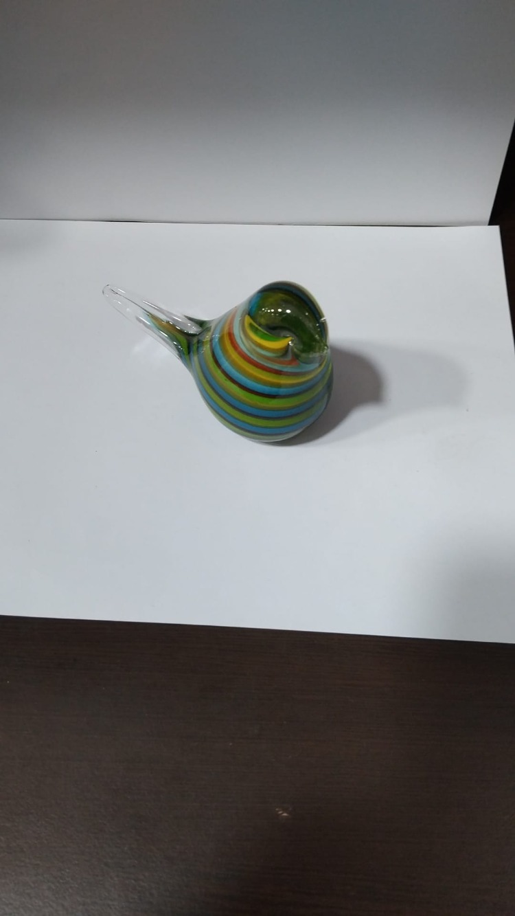 104926042026 En. 11cm...h. 7.5 cm. cam el yapımı kuş 1 adet