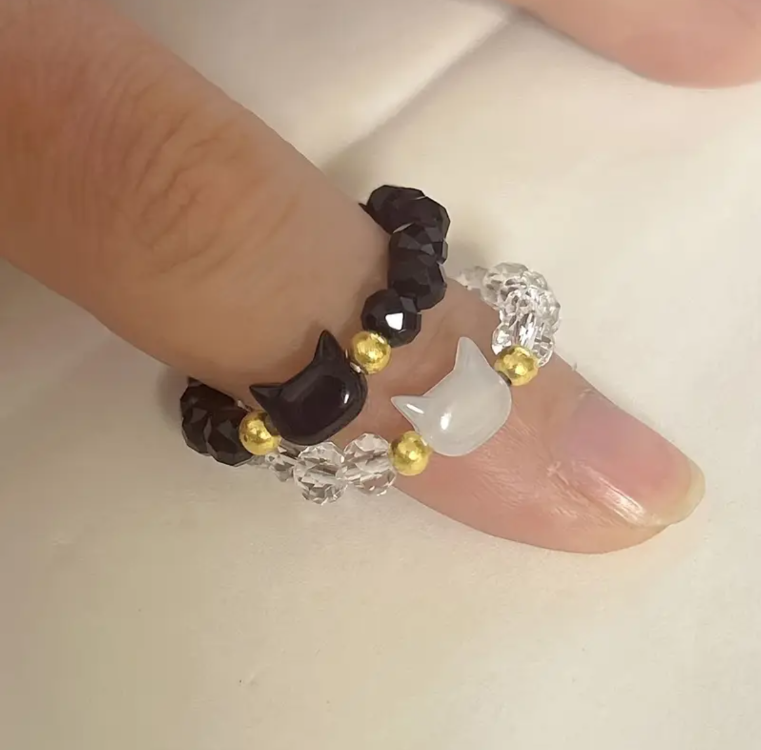 DW2993456 Yüzük Çifti Set Moda Siyah ve Beyaz Kedi Boncuklu Yüzük Seti 