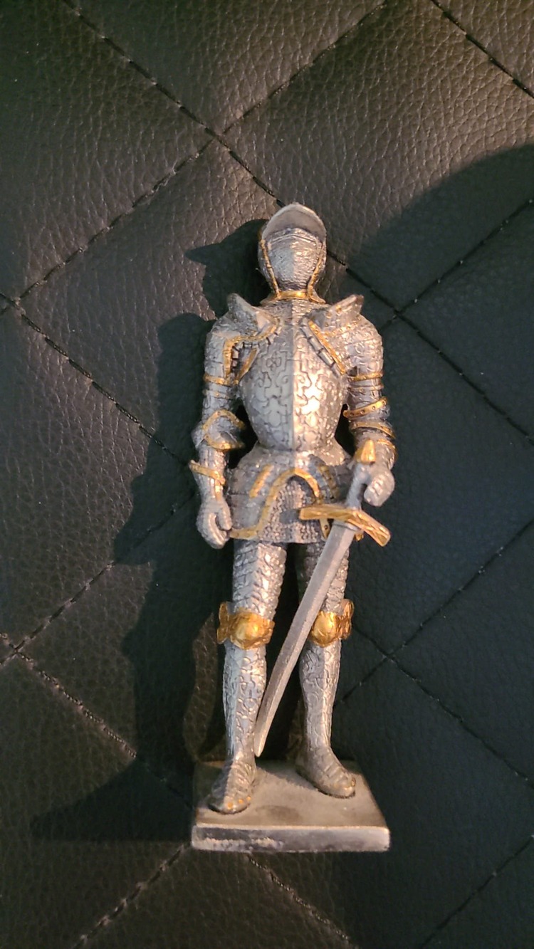 A3852 Kılıçlı Şövalye 10,5x3,5x3cm Kalay Gümüş Kaplama Metal Zırhlı Miğferli 1 Adet
