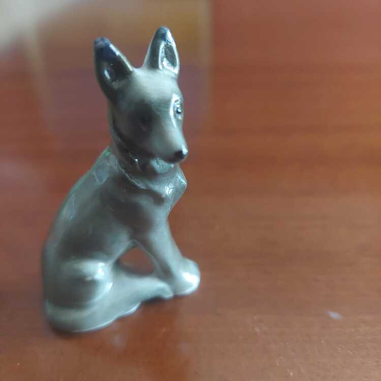 C195812052025 Yükseklik 6cm Genişlik 3cm Gürcistan Porselen Köpek 1 Adet