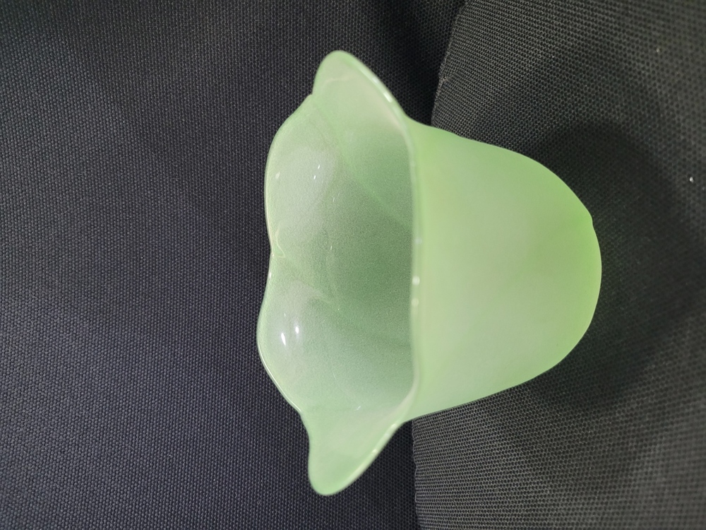 D82240403 Yeşil Aplik Lamba Şapkası 9cm Yükseklik 11cm Çap Gül Şeklinde 1 Adet