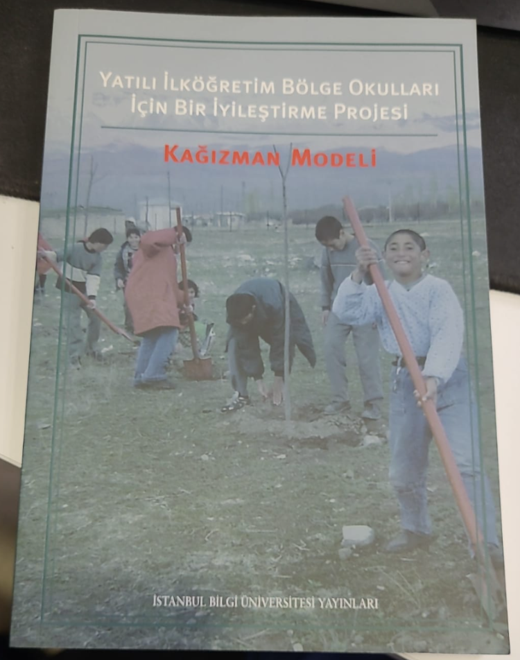 AHB00000MBDO2 İstanbul Bilgi Üniversitesi Yayınları Kağızman Modeli Yatılı İlköğretim