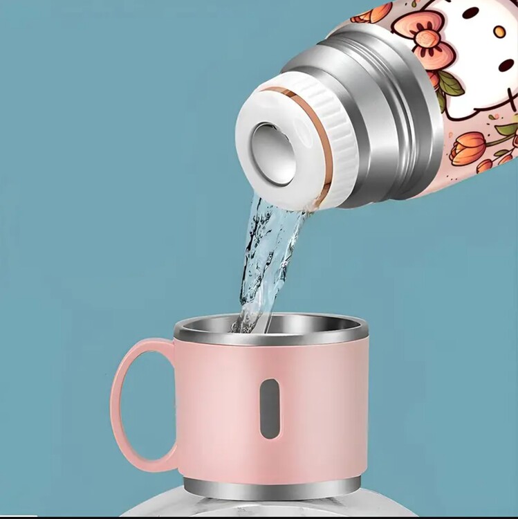 WJ621594 SANRIO Renk: Siyah / Kapasite: 16,9oz Stainless Steel Vacuum Thermos