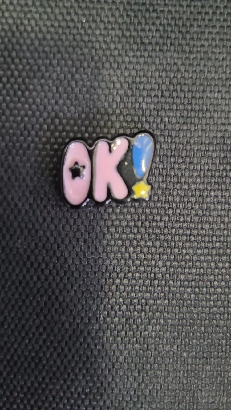 162601052026 Pembe Baloncuk Harfli "OK!" tasarımlı Yapıştırmalık Rozet