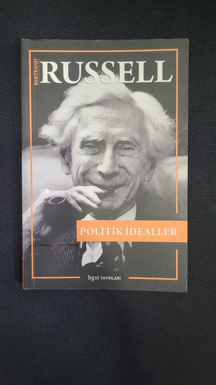 9789756165669 Politik İdealler Sosyoloji Yazar:Bertrand Russell Sayfa Sayısı:96