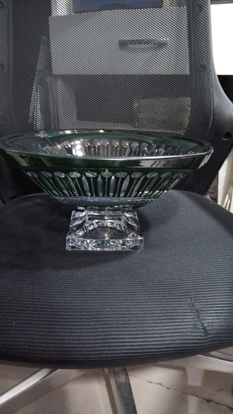 A183115042026 H.16,5 cm..çap.31cm yeşil kristal meyvelik kase ayaklı