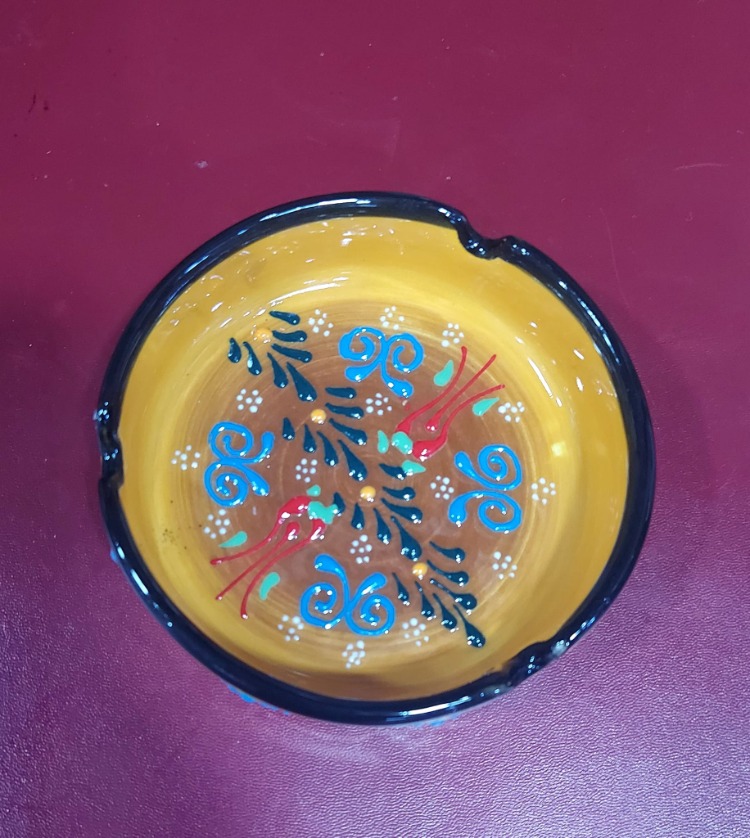 151629102025 Büyük küllük Çap 10cm Yük 4 cm Seramik El Yapım 1 Adet