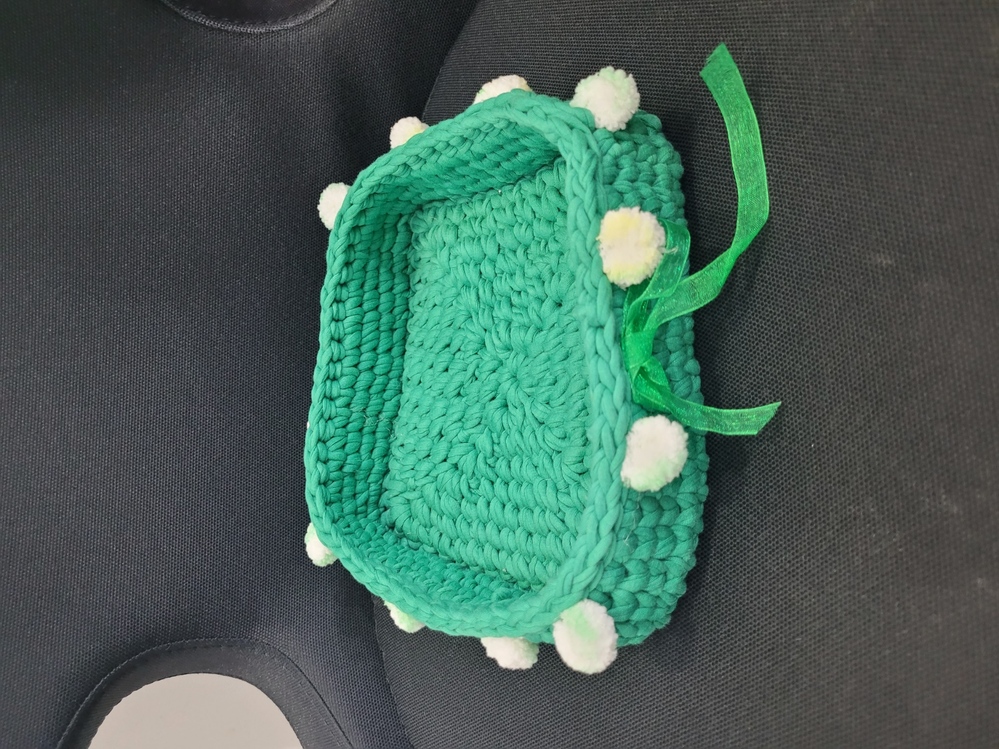 A69666 Ponponlu Fiyonklu El Yapım Örme Kare Sepet 18x18x5cm 1 Adet