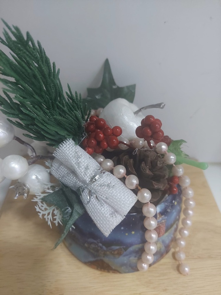 A005JXG7B Çap 10cm Yükseklik 15cm Yılbaşı Noel Masaüstü Süs 1 Adet
