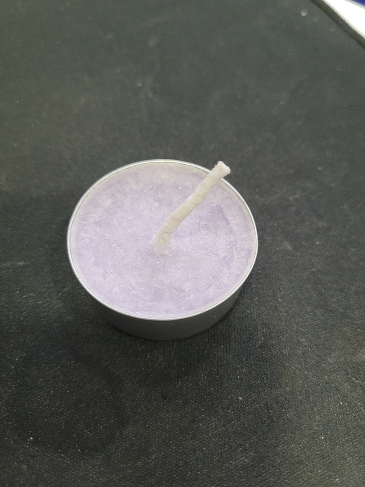 A2359247 Tealight Gerçek Mum Mor Yuvarlak Fitilli Küçük Ev Dekorasyon 1 Adet