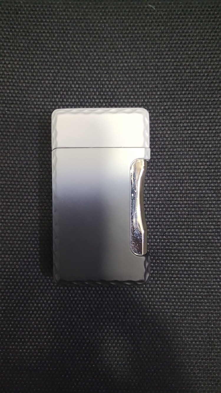 SM-851T4 Silvio Monetti Lighter Smoking Smoke Tool Beyaz Sürekli Yanan Çakmak 1 Adet