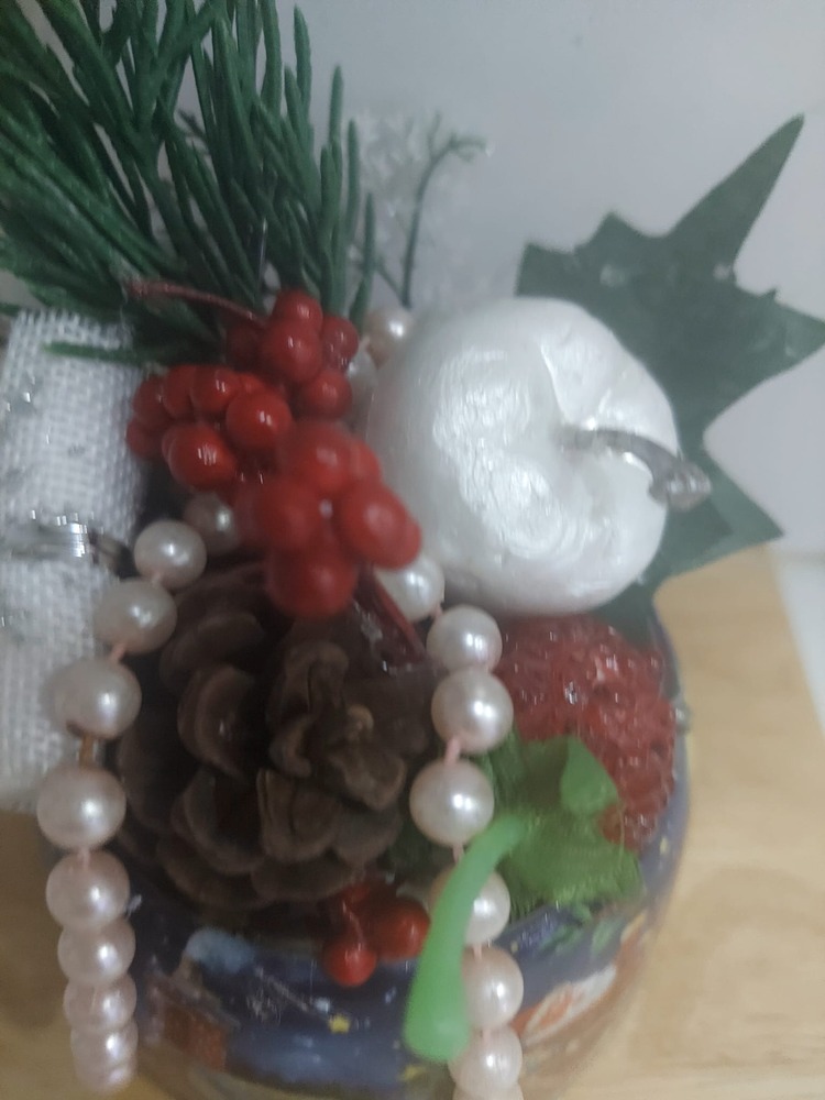 A005JXG7B Çap 10cm Yükseklik 15cm Yılbaşı Noel Masaüstü Süs 1 Adet
