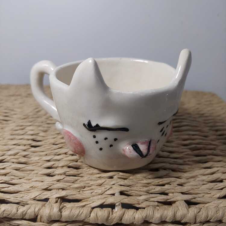 55535017 Küçük Kupa Yükseklik 8cm Genişlik 12cm Seramik El Yapım Beyaz Kedi 1 Adet